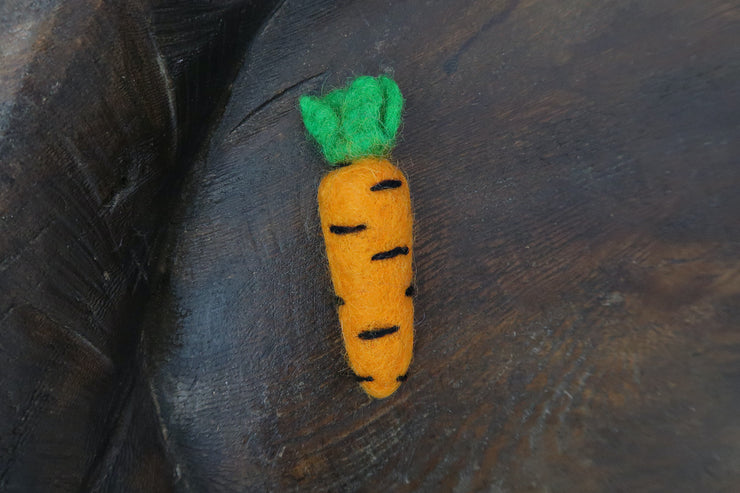 small felted carrot for newborn photographer